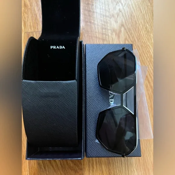 Prada Geometric Sunglasses - Picture 4 of 7